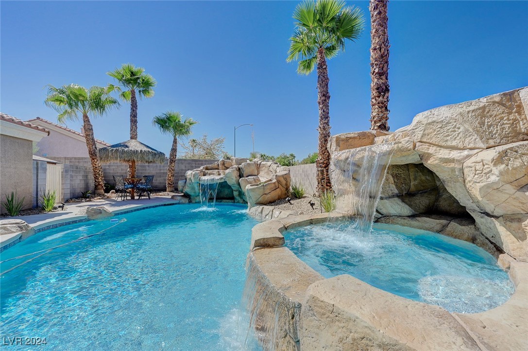 8216 Cedar Mesa Avenue