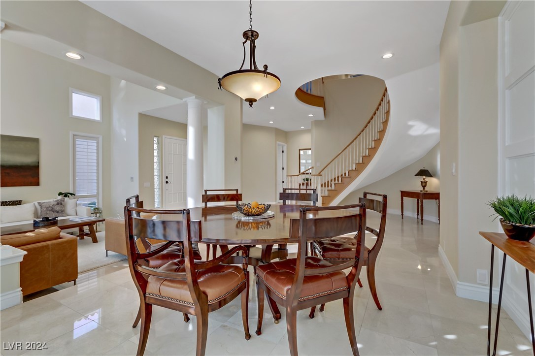 8225 Crow Valley Lane