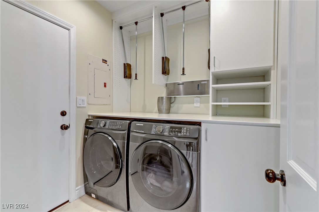 8225 Crow Valley Lane