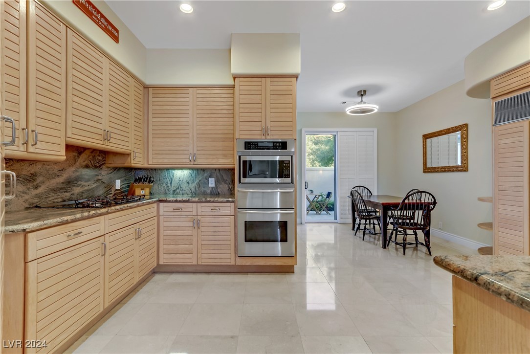 8225 Crow Valley Lane