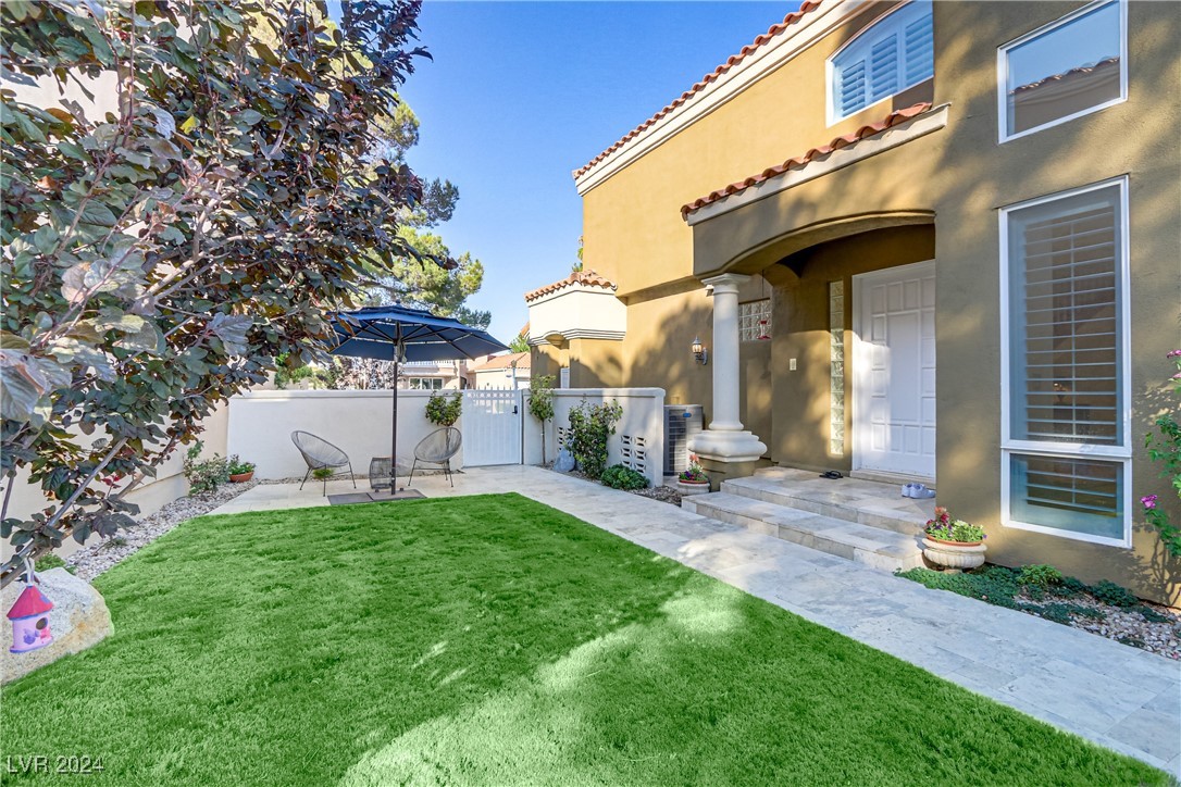 8225 Crow Valley Lane