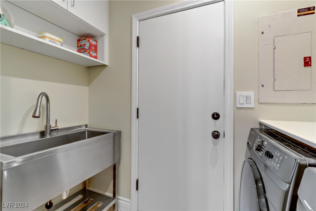 8225 Crow Valley Lane