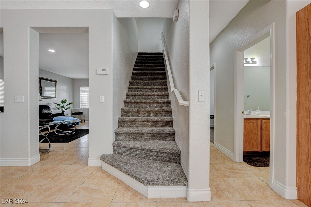 5905 Running Horse Drive