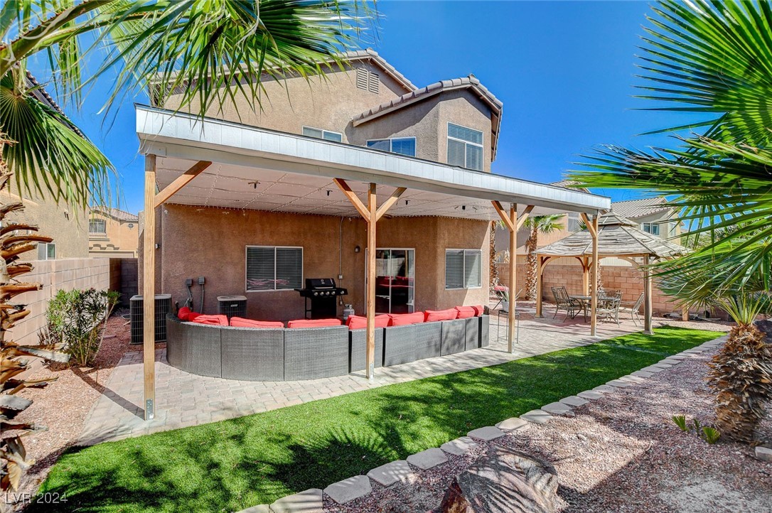 5905 Running Horse Drive