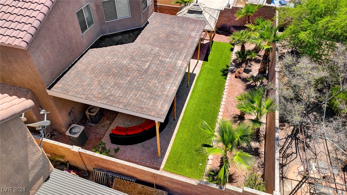 5905 Running Horse Drive