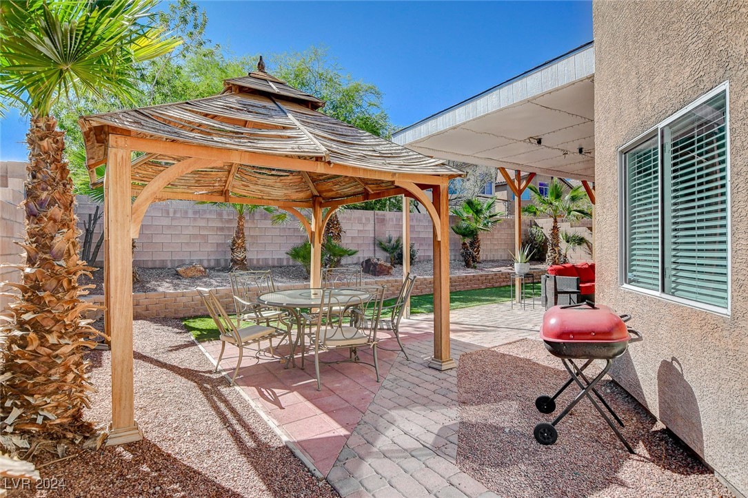 5905 Running Horse Drive