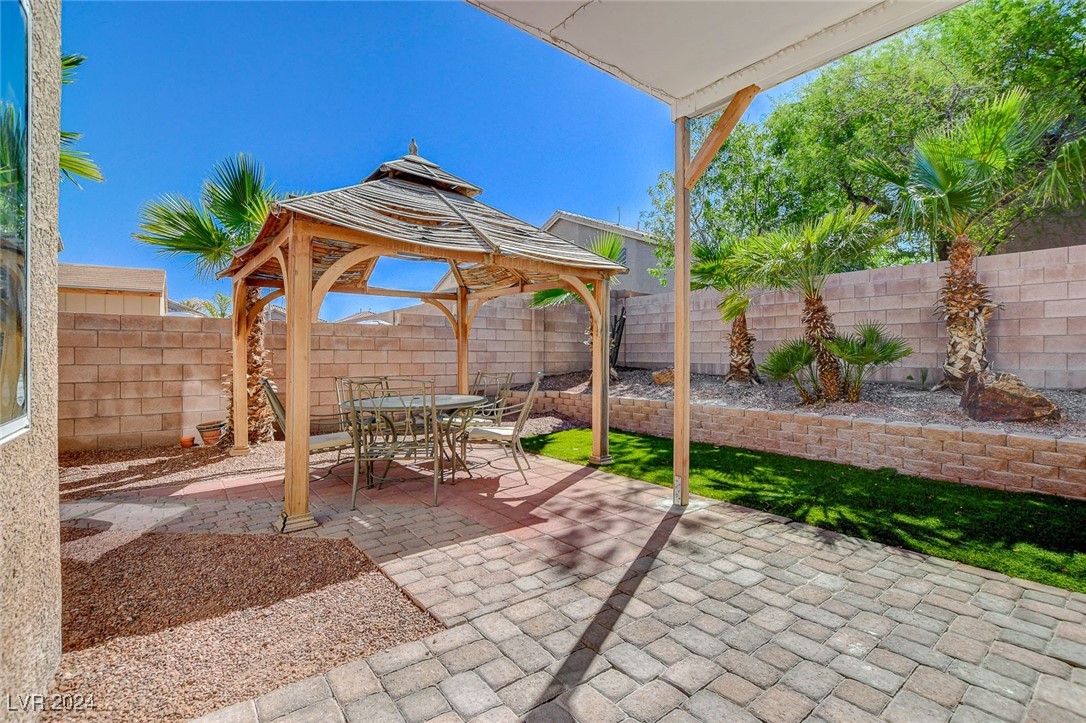 5905 Running Horse Drive