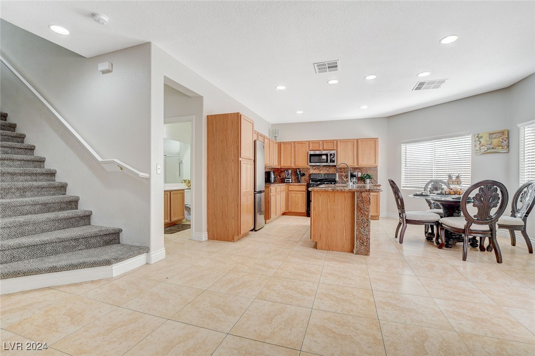 5905 Running Horse Drive