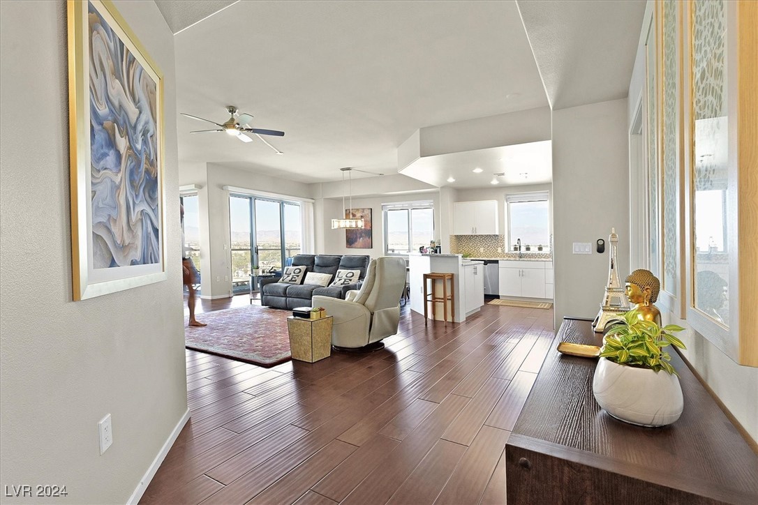 8255 Las Vegas Boulevard 822