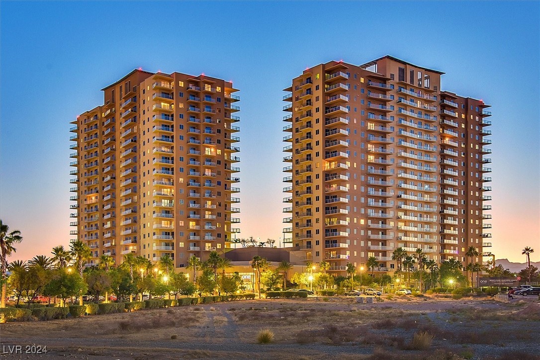 8255 Las Vegas Boulevard 822