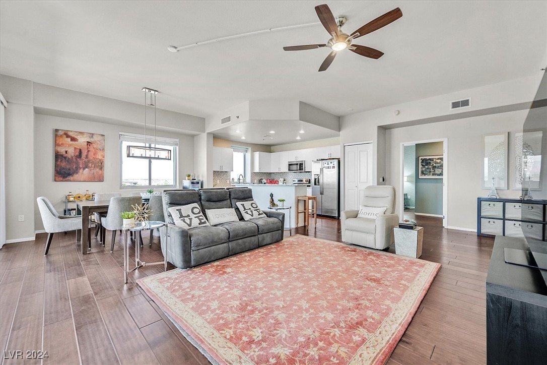 8255 Las Vegas Boulevard 822