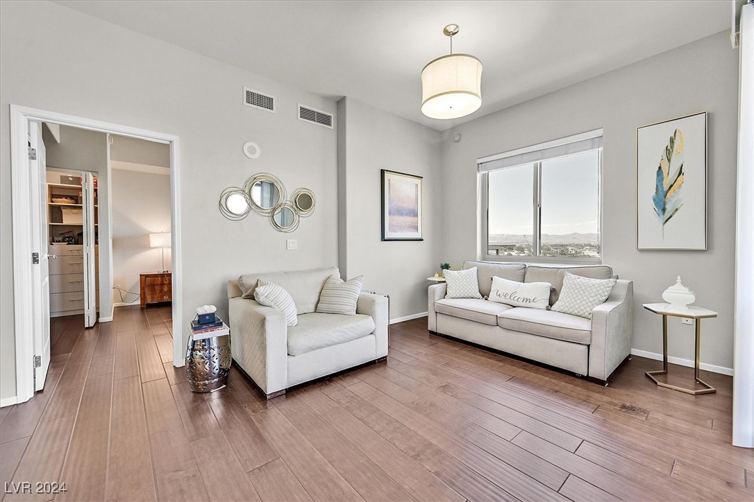 8255 Las Vegas Boulevard 822