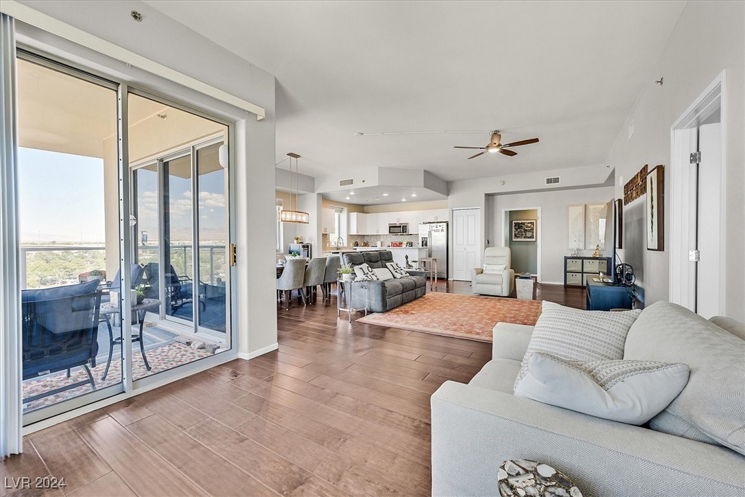 8255 Las Vegas Boulevard 822