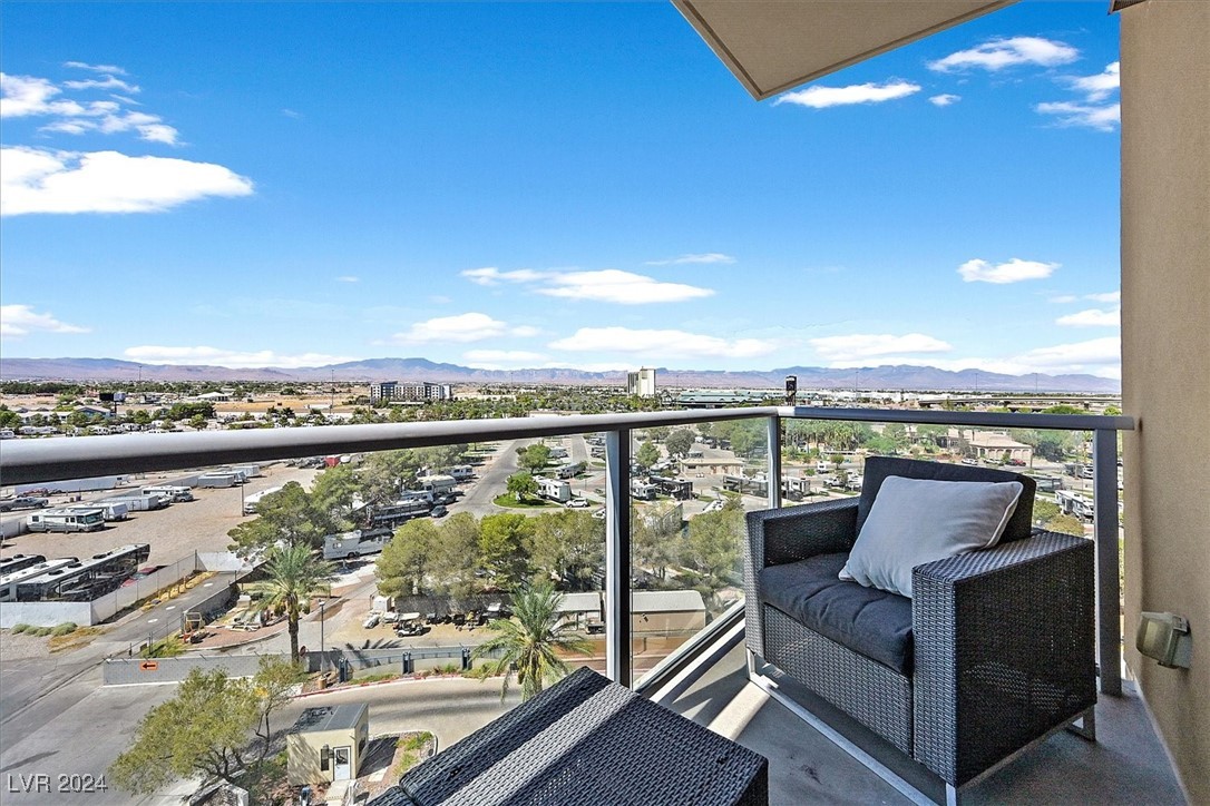 8255 Las Vegas Boulevard 822