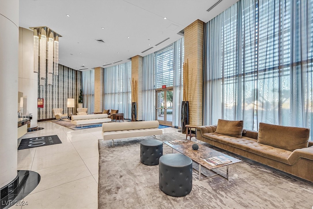 8255 Las Vegas Boulevard 822