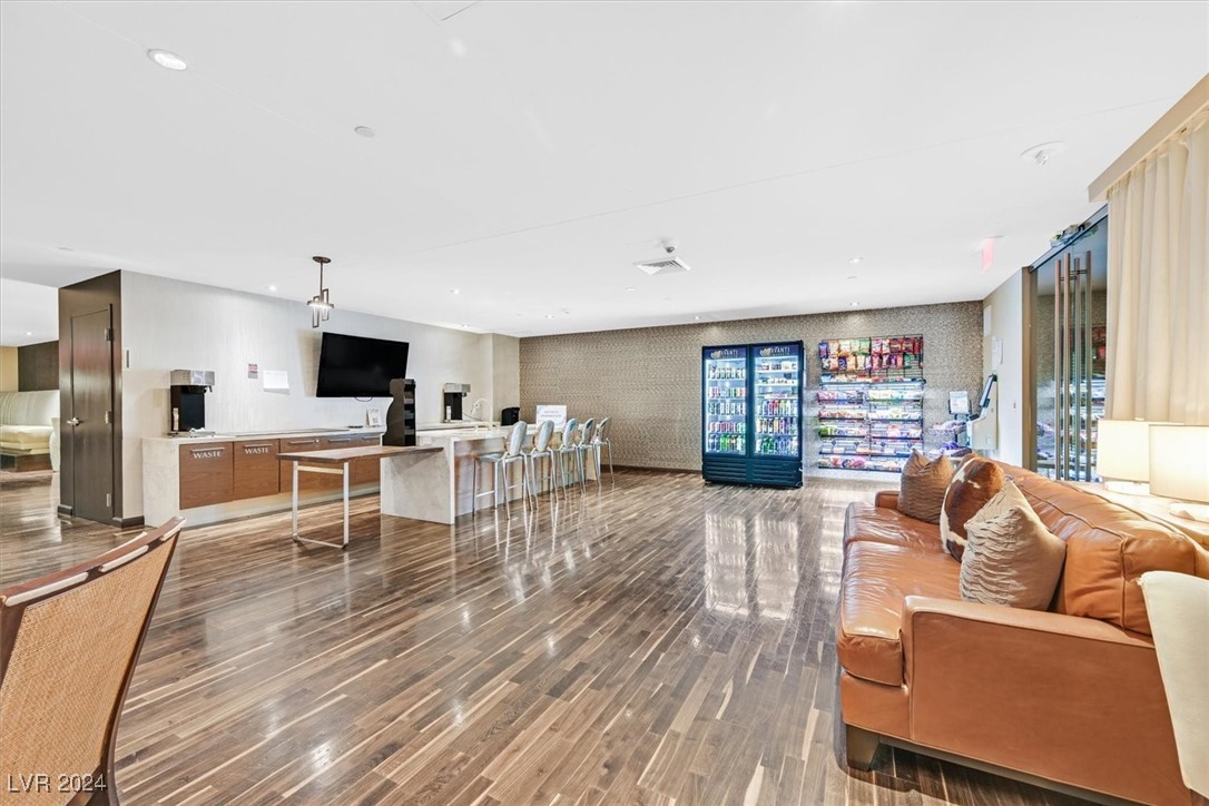 8255 Las Vegas Boulevard 822