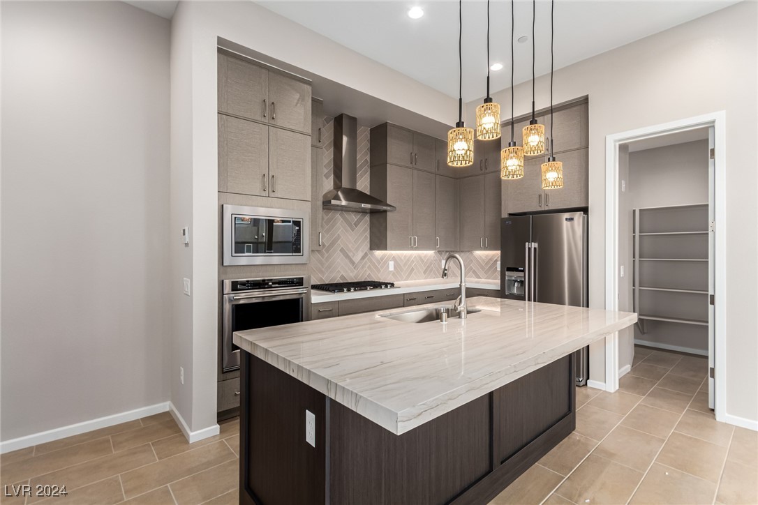 2484 Indigo Mountain Street