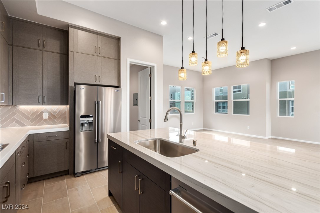 2484 Indigo Mountain Street