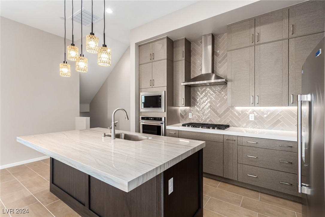 2484 Indigo Mountain Street