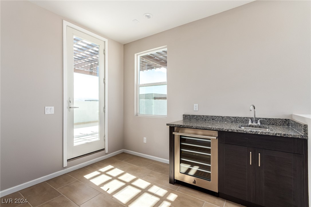 2484 Indigo Mountain Street