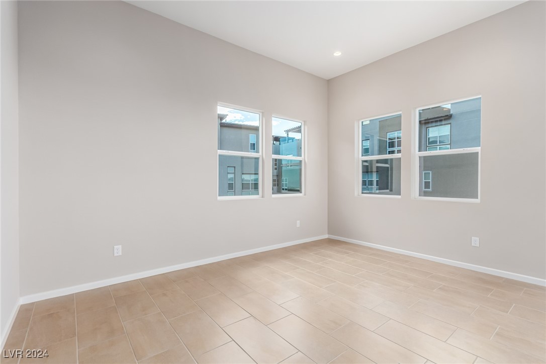 2484 Indigo Mountain Street