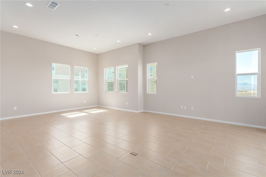 2484 Indigo Mountain Street