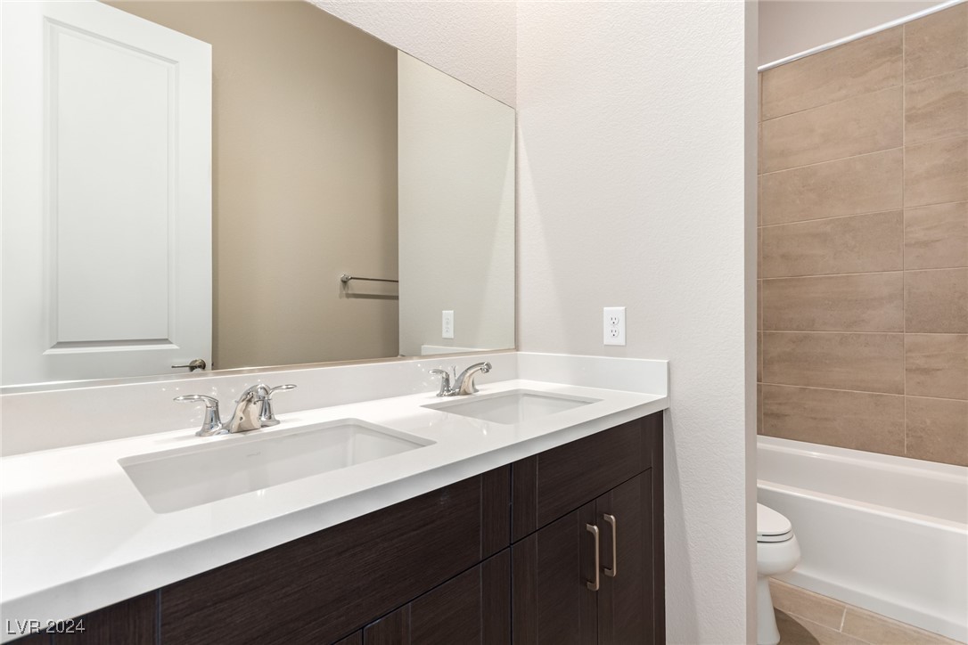 2484 Indigo Mountain Street