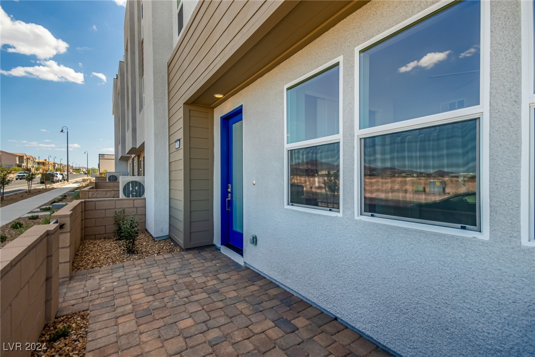 2484 Indigo Mountain Street