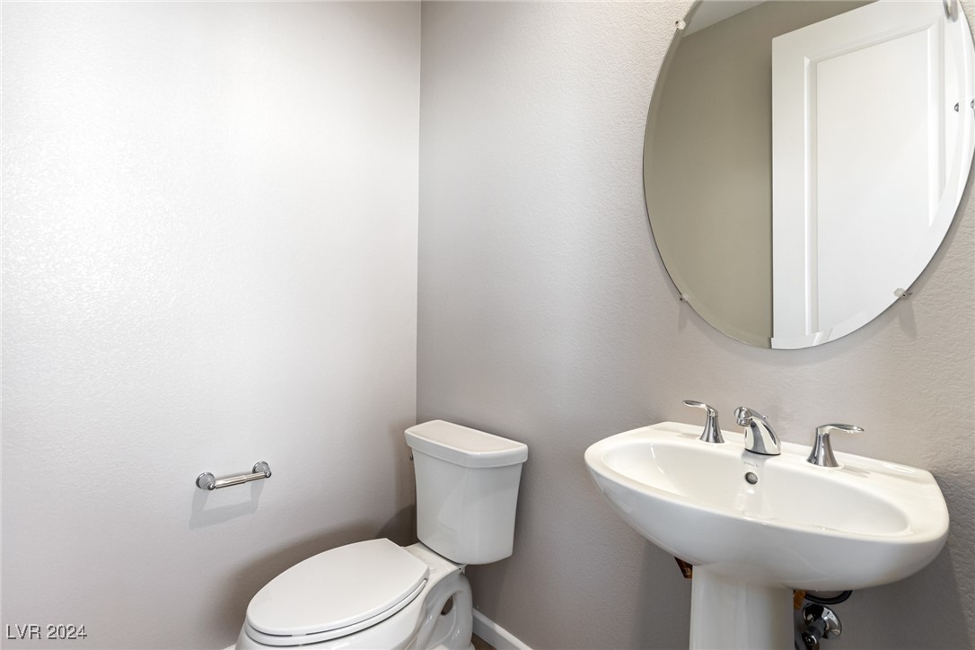 2484 Indigo Mountain Street