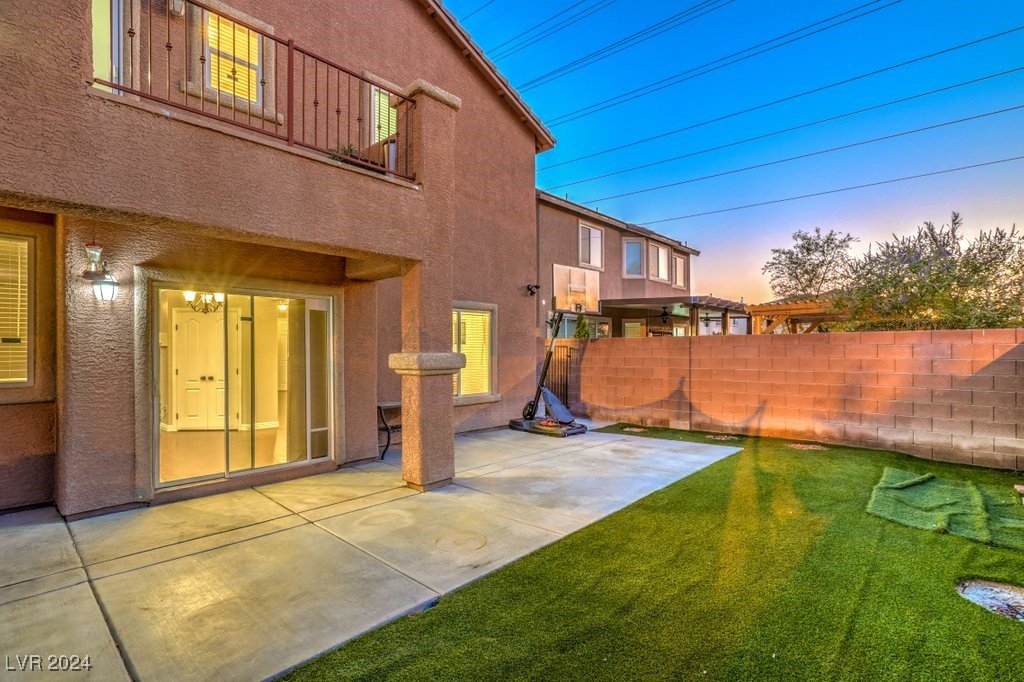 2008 Pink Lily Avenue