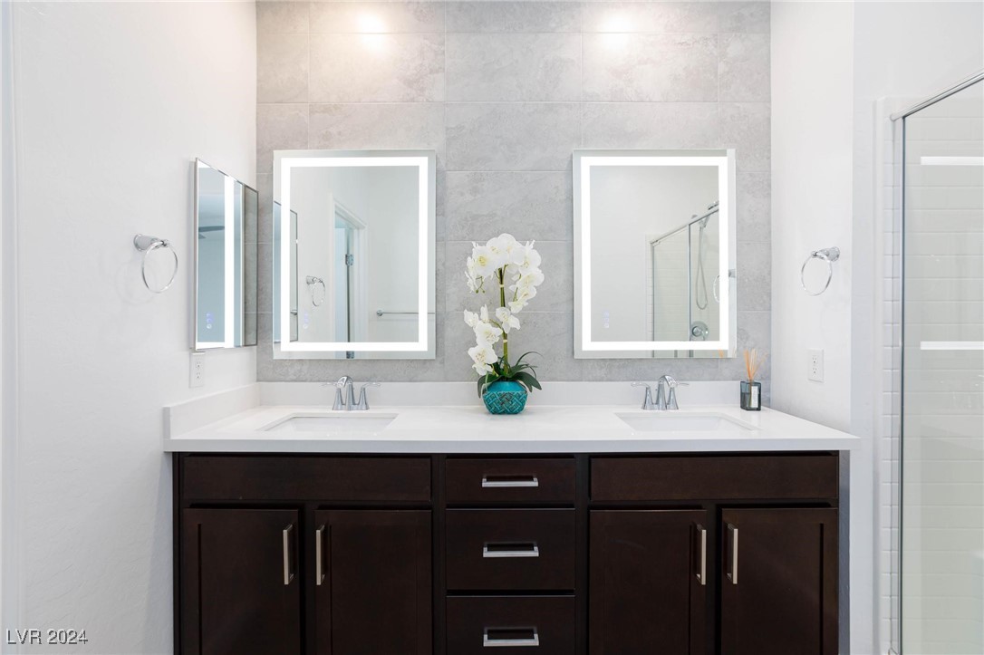 9933 Iron Creek Avenue