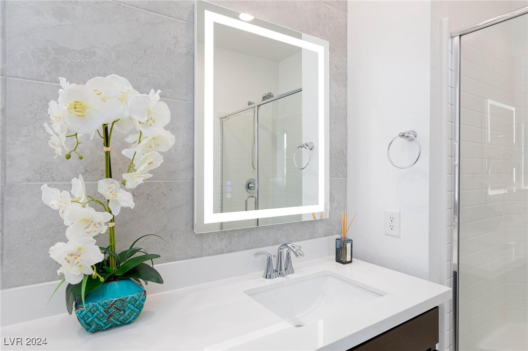 9933 Iron Creek Avenue