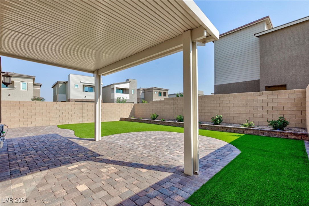 9933 Iron Creek Avenue