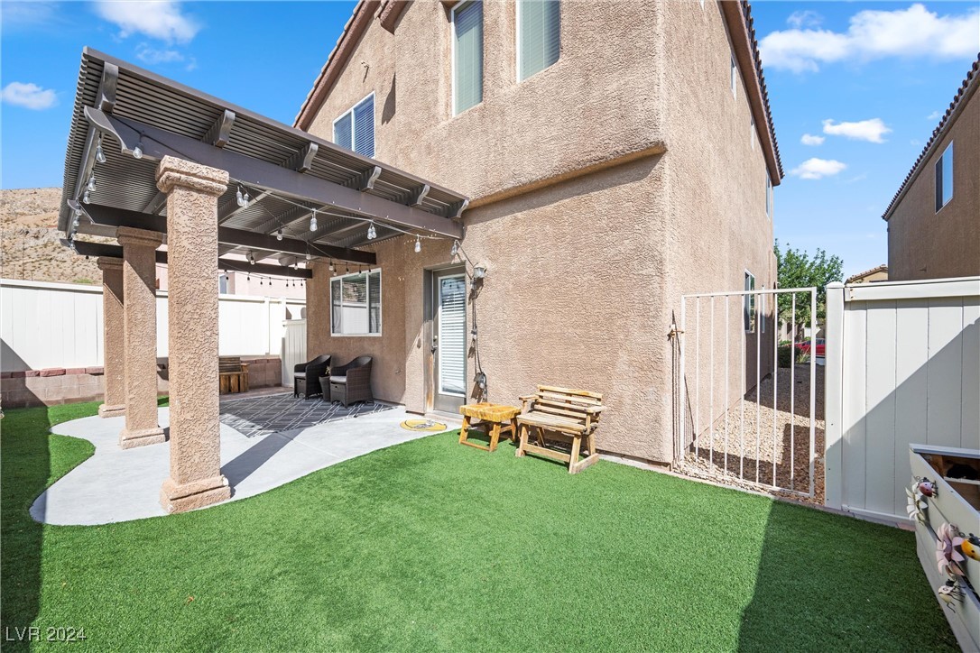 9389 Black Wolf Avenue