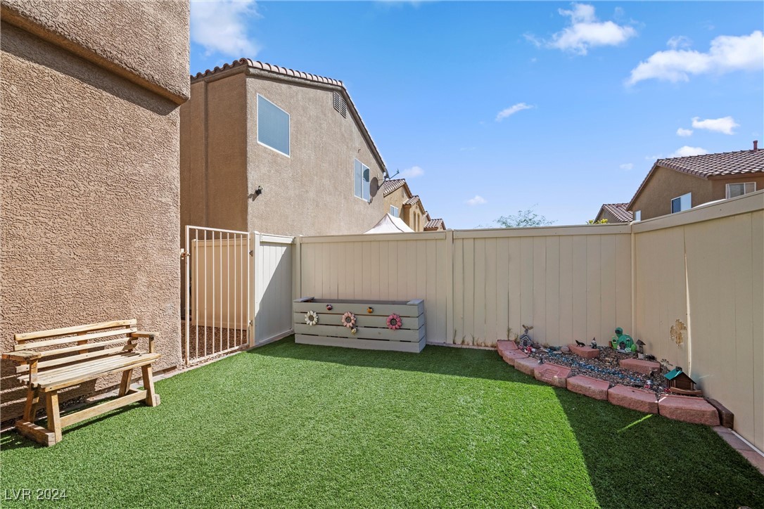 9389 Black Wolf Avenue