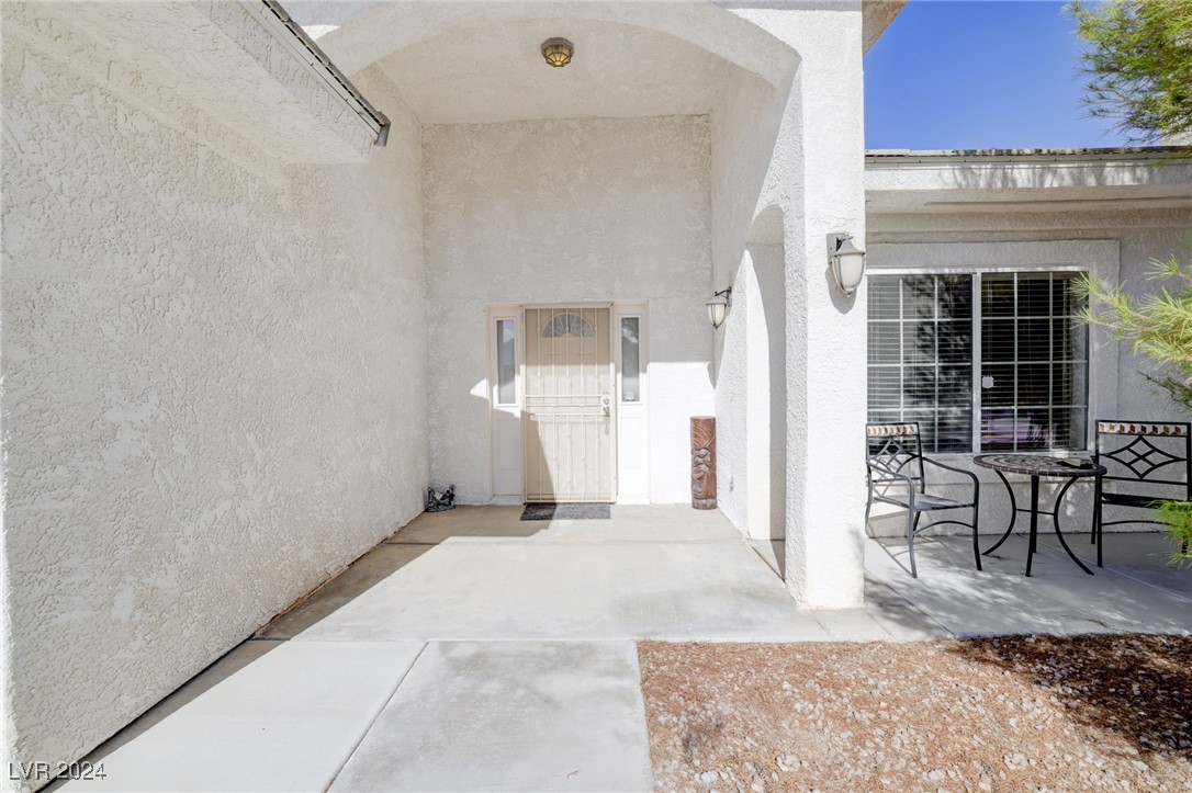 3851 Tumbleweed Avenue