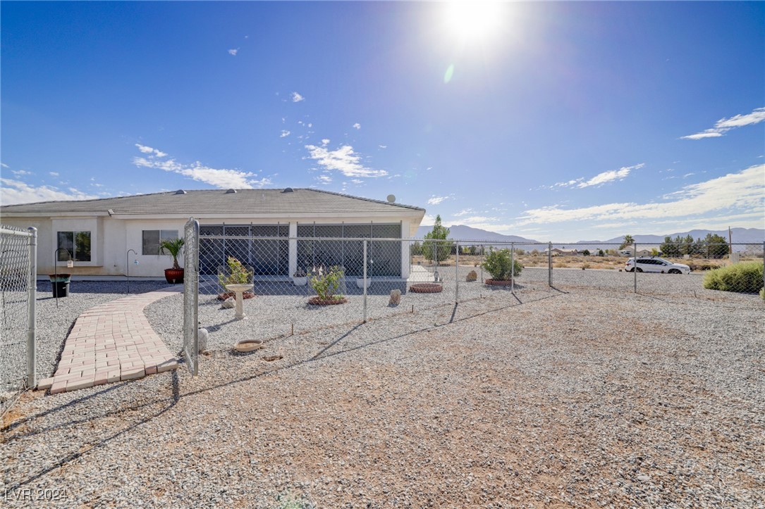 3851 Tumbleweed Avenue