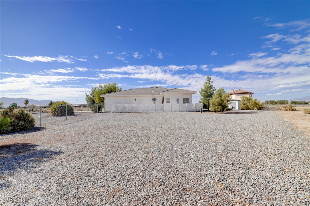 3851 Tumbleweed Avenue