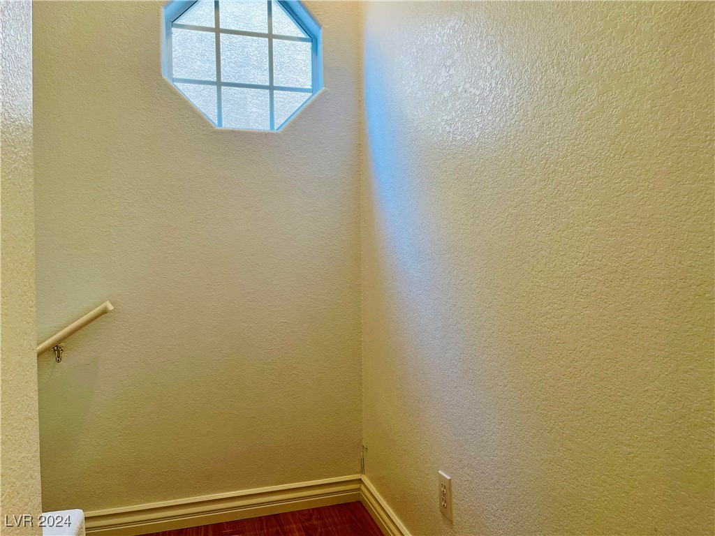 5589 Open Court