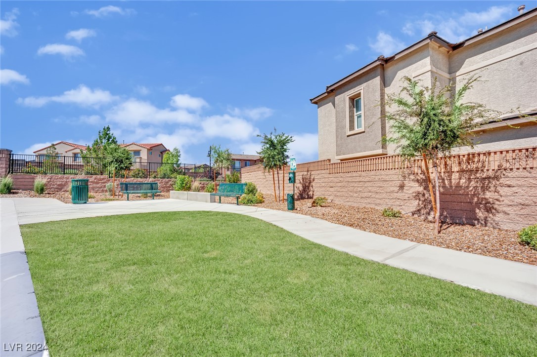 8826 Roadrunner Ravine Street