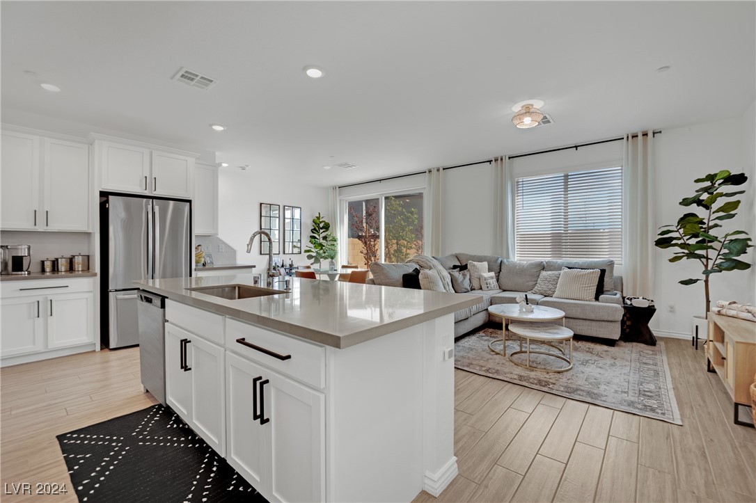 8826 Roadrunner Ravine Street