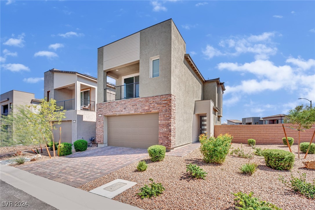 8826 Roadrunner Ravine Street