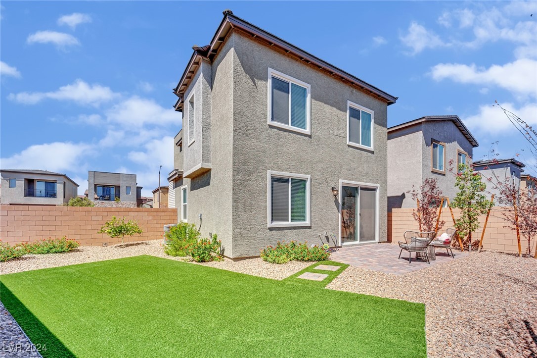 8826 Roadrunner Ravine Street