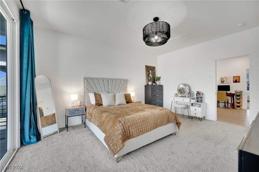 8826 Roadrunner Ravine Street