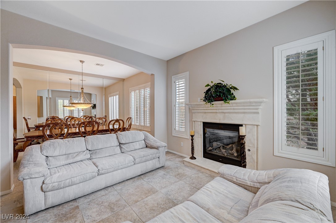 5354 Altadonna Avenue