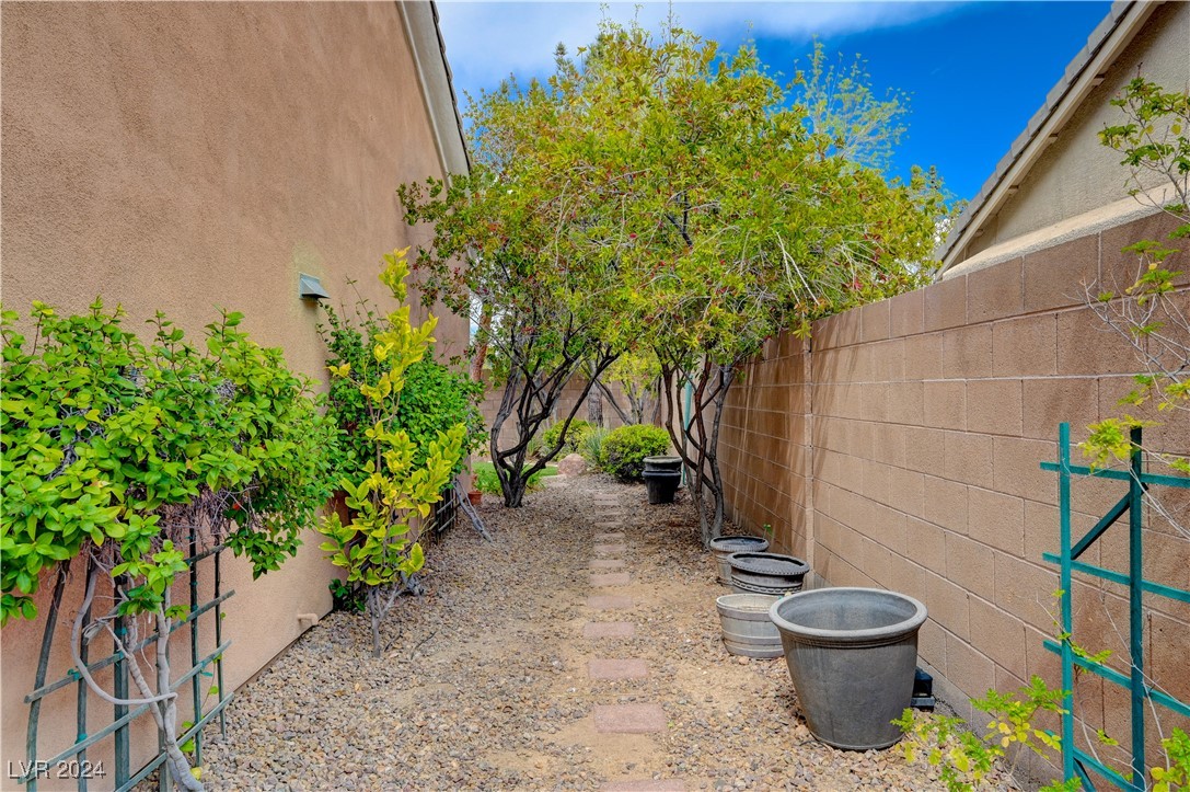 5354 Altadonna Avenue