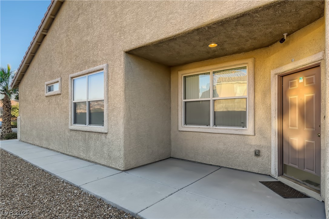 5637 Lookout Crest Street