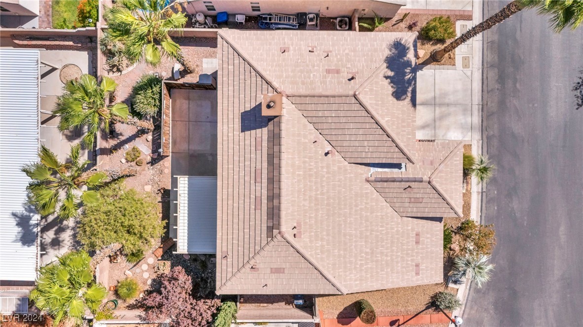 8212 Cornwall Avenue