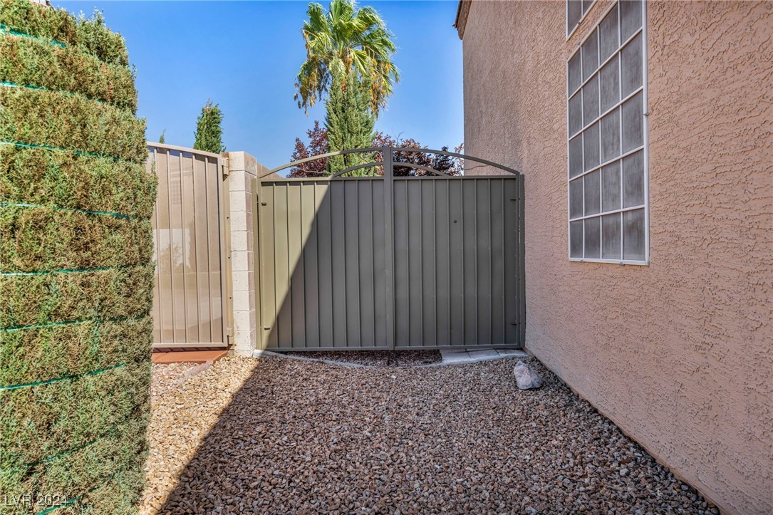 8212 Cornwall Avenue