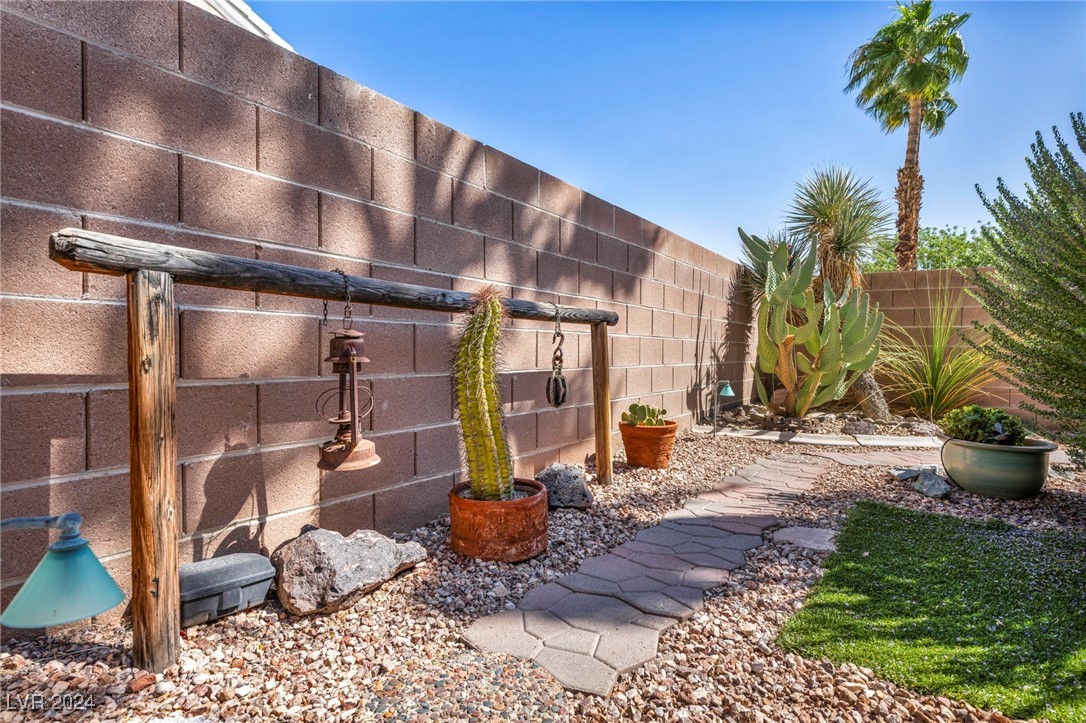 8212 Cornwall Avenue